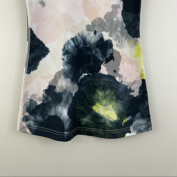 LULULEMON Green Watercolor Tinted Canvas Cool Racerback Tank Top - Picture 4 of 8